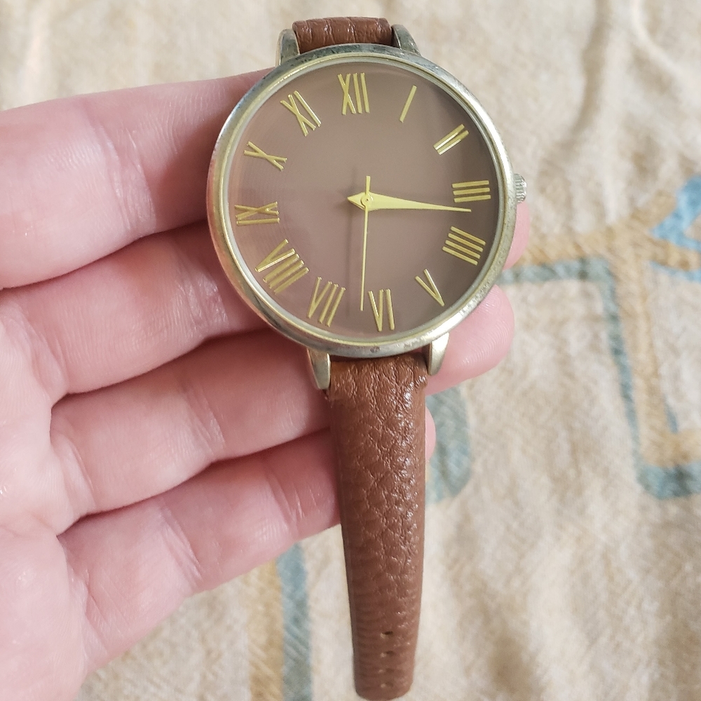 Womens Mauve & Gold Metallic Watch Faux Leather Band